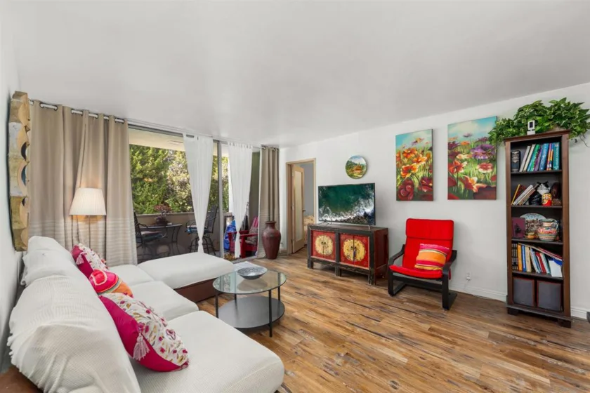 2510 Torrey Pines Road #320 photo 2