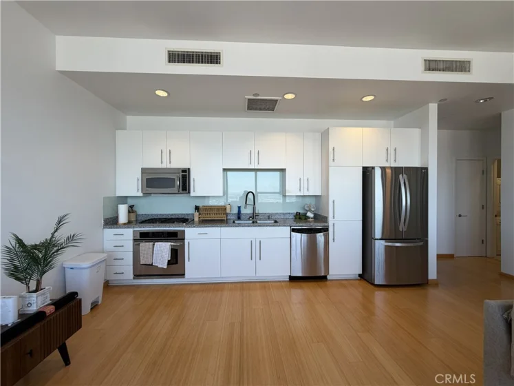 1100 Wilshire #2901 photo 3
