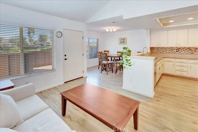 1364 N Schooner Lane #76 photo 5