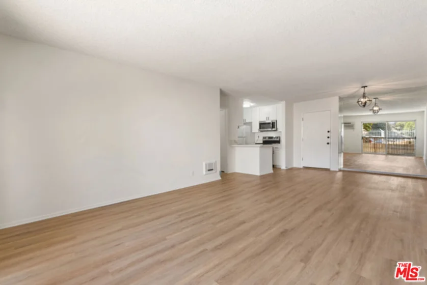 18307 Burbank Boulevard #118 photo 12