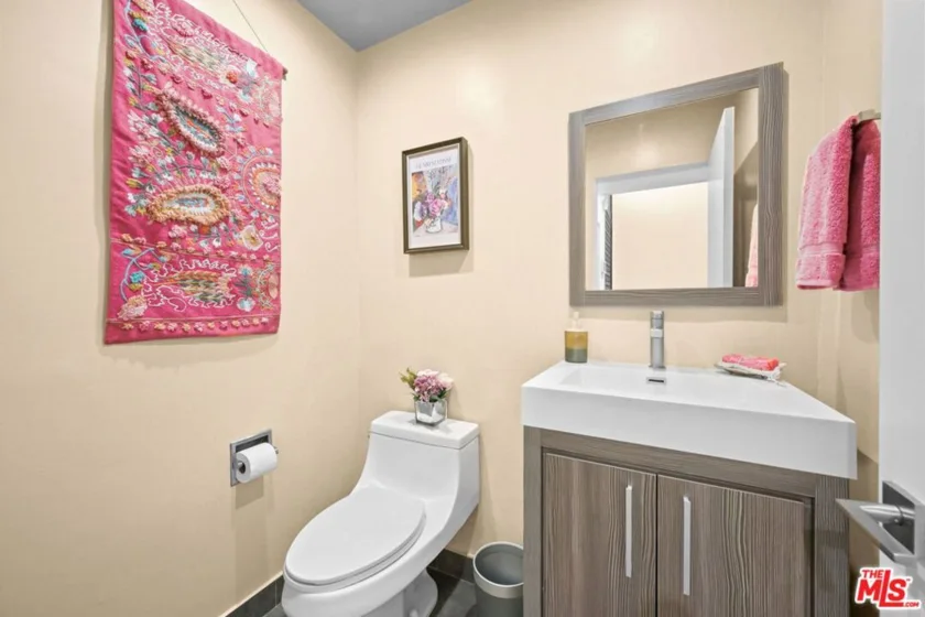 5951 Canterbury Drive #20 photo 16