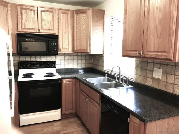 1009 S Sunshine Avenue #B photo 4