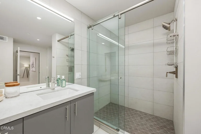 343 Pioneer Drive #101 photo 29