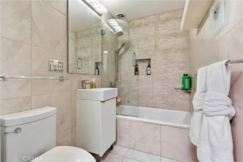 100 Atlantic #1103 photo 8