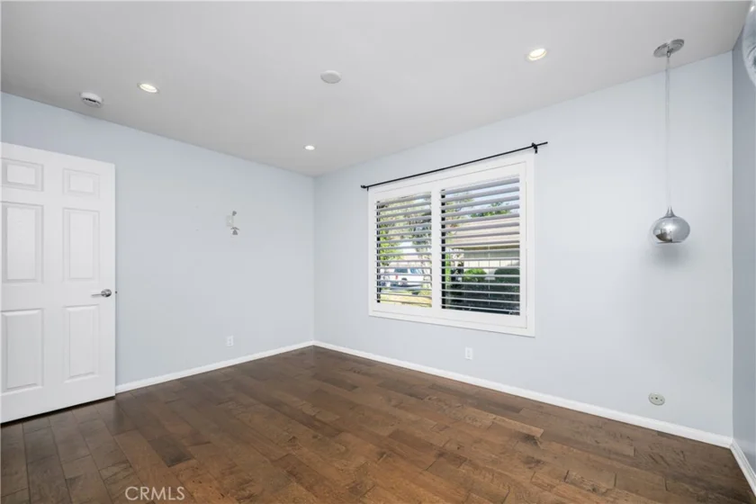 9658 Bloomfield Avenue photo 34