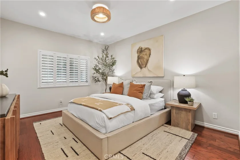 366 Villa Point photo 31