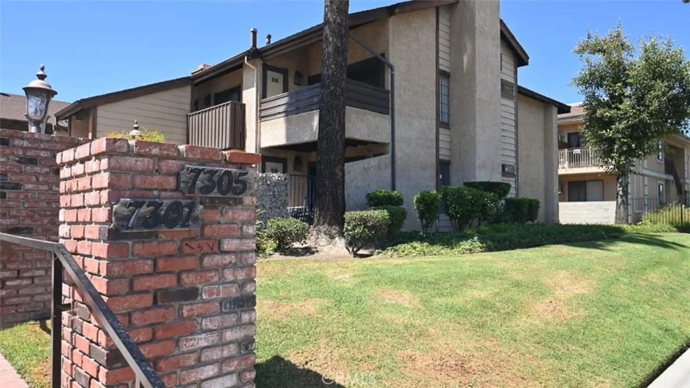 7305 Balboa Boulevard #2 photo 18