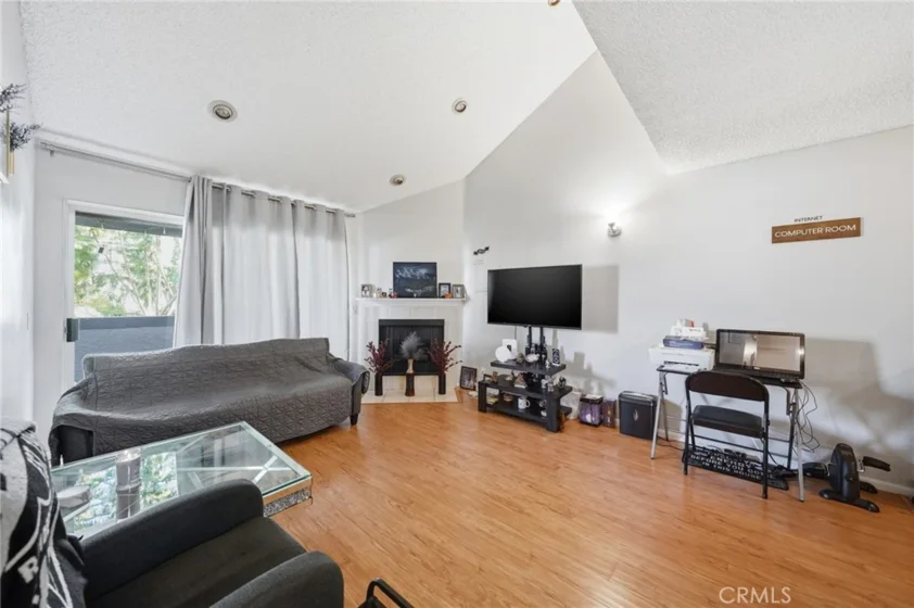 7640 Oso #318 photo 8