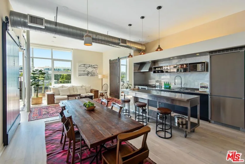 4080 Glencoe Avenue #320 photo 1