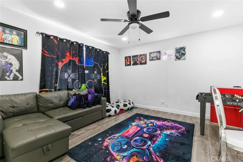 8801 Cedros Avenue #7 photo 16