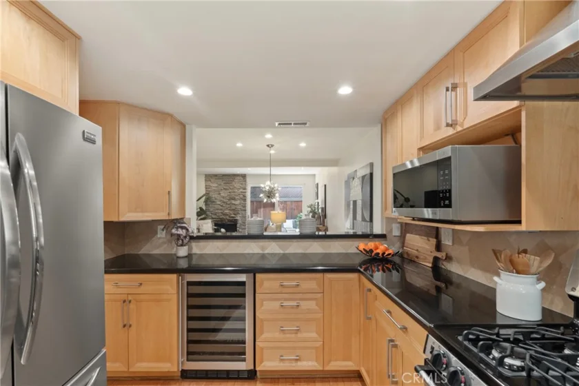 10933 Wellworth Avenue #10 photo 40