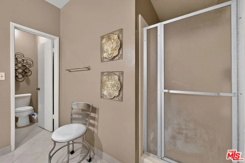 1944 Glendon Avenue #110 photo 18