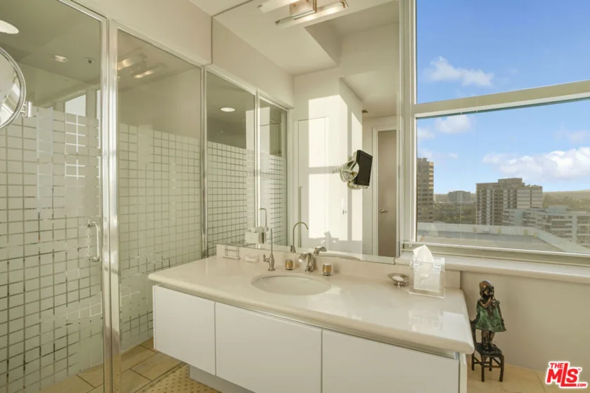 10380 Wilshire Boulevard #1501 photo 28