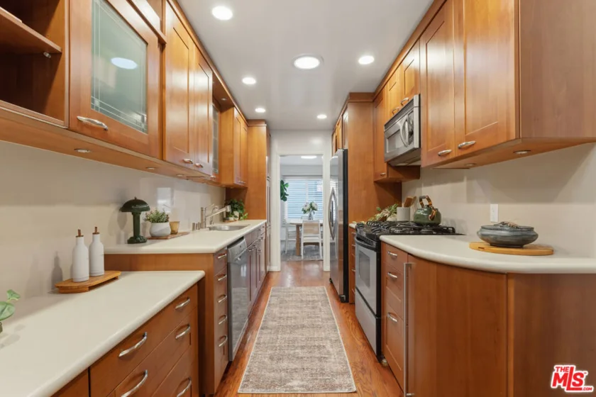 944 17th Street #6 photo 8