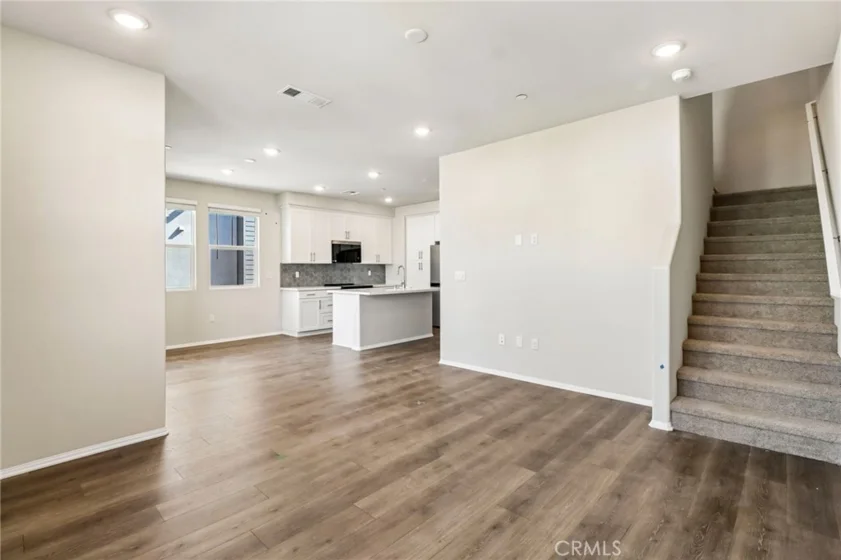 601 Lotus Drive photo 4