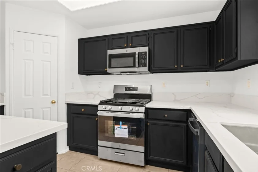 38354 Falcon Court photo 14