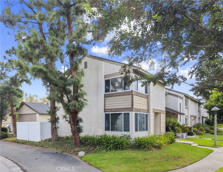 1401 Cheltenham Lane photo 1