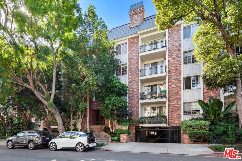 1375 Kelton Avenue #405 photo 1