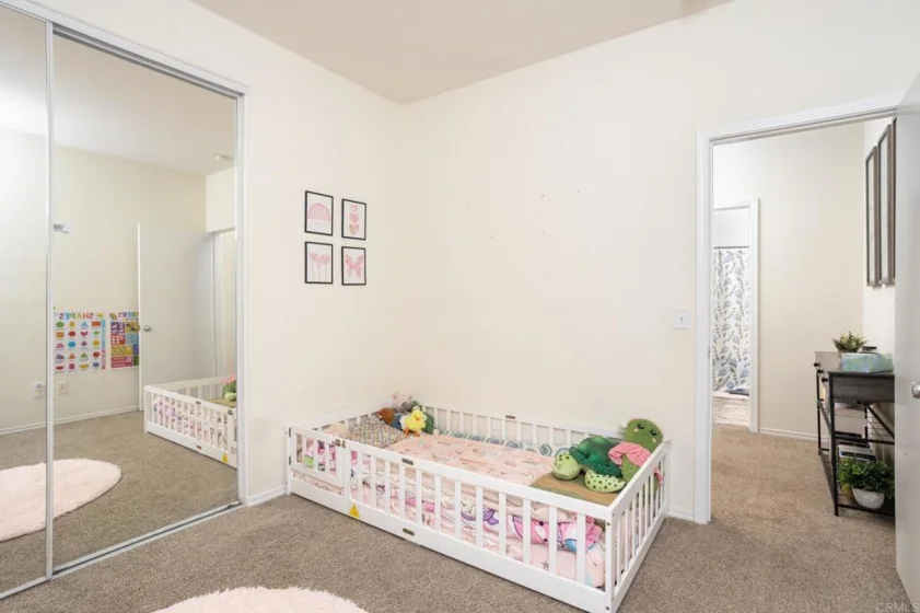425 S Meadowbrook Drive #123 photo 16