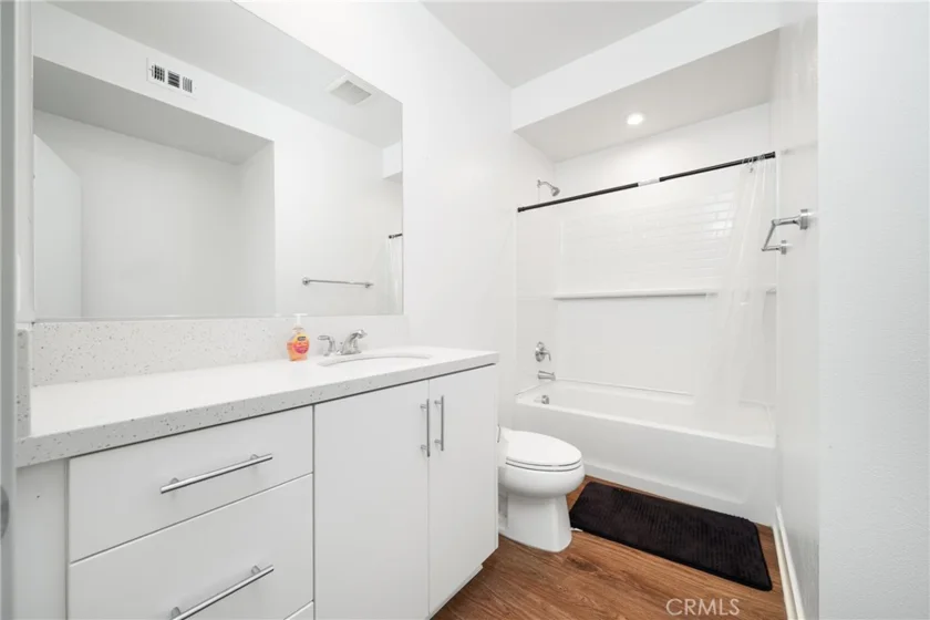 1602 W Bushell photo 25