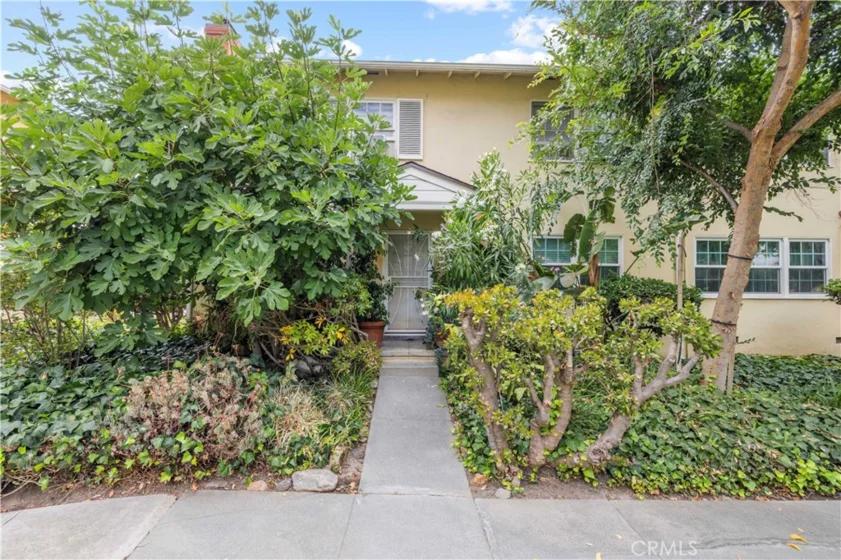 527 E Maple photo 5