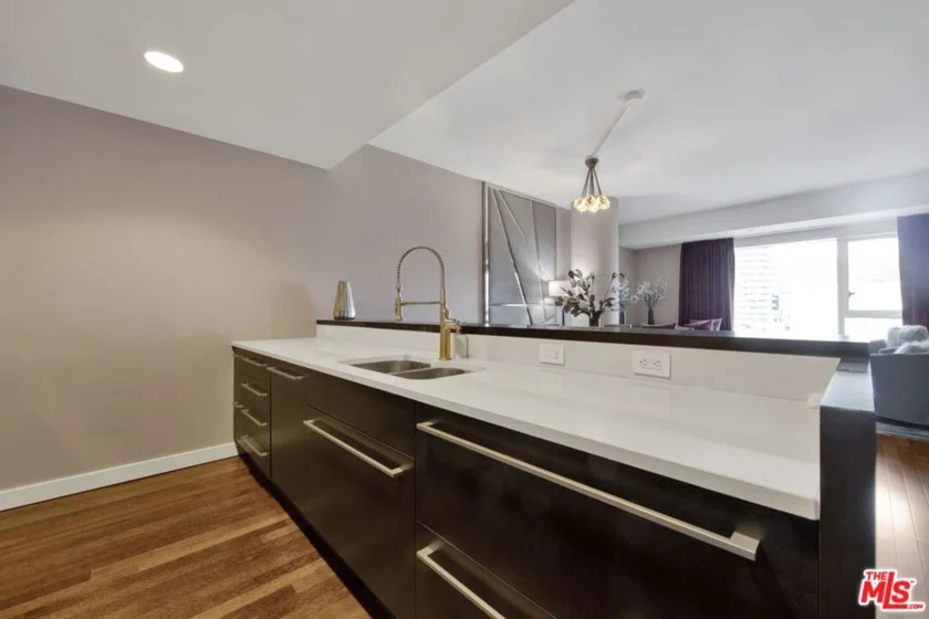 6250 Hollywood Boulevard #6F photo 3