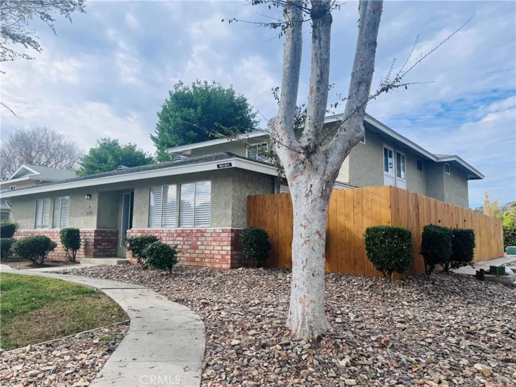 2522 White Oak Place #A photo 1