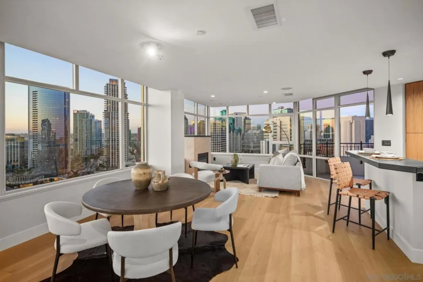 700 W Harbor #2101 photo 5