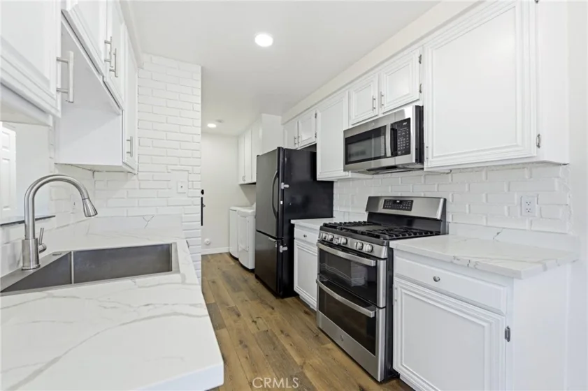 3672 Harbor View Way photo 12