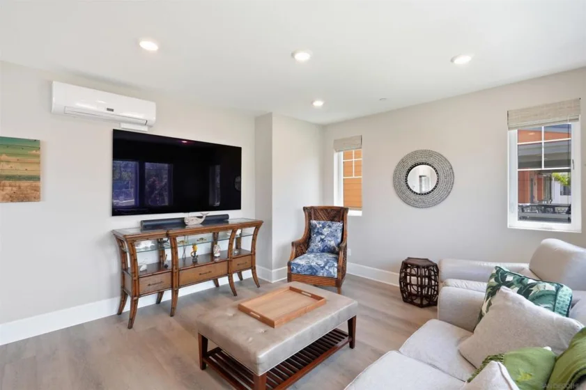 817 Jersey Court photo 16