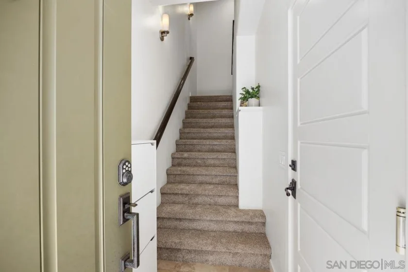 2230 Indus Way photo 4