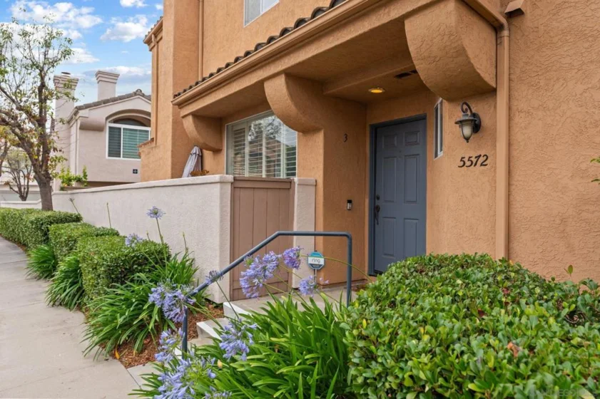 5572 Renaissance Avenue #3 photo 23