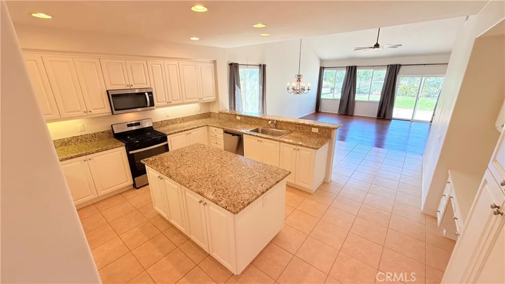 42641 Hussar Court photo 7