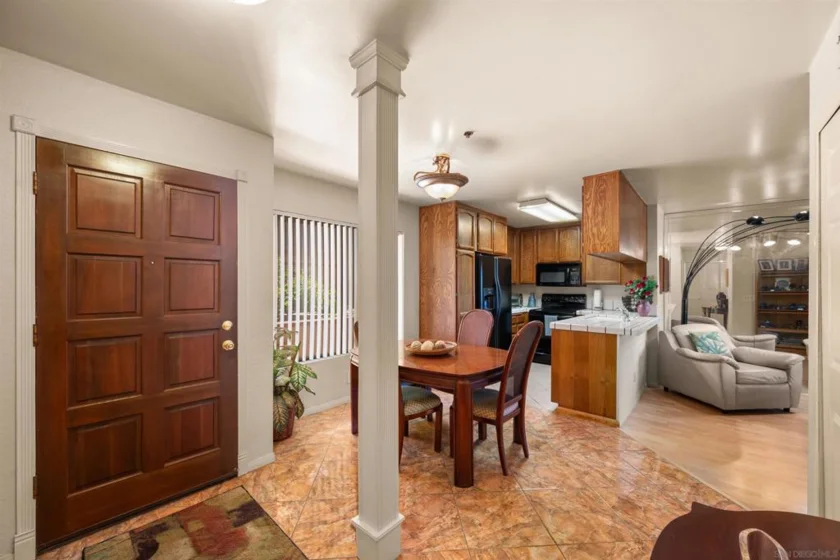 5649 Lake Park #102 photo 35