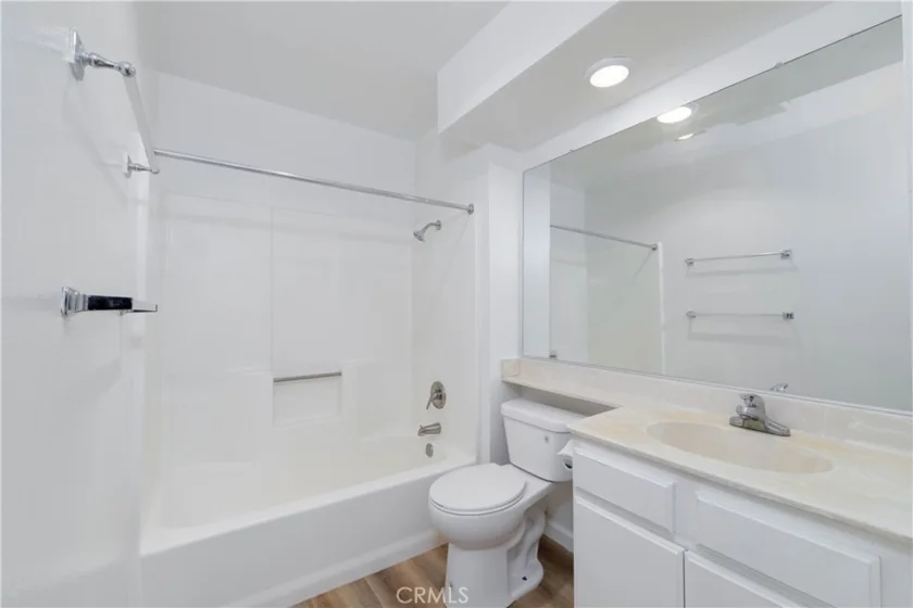1119 Albany #226 photo 10