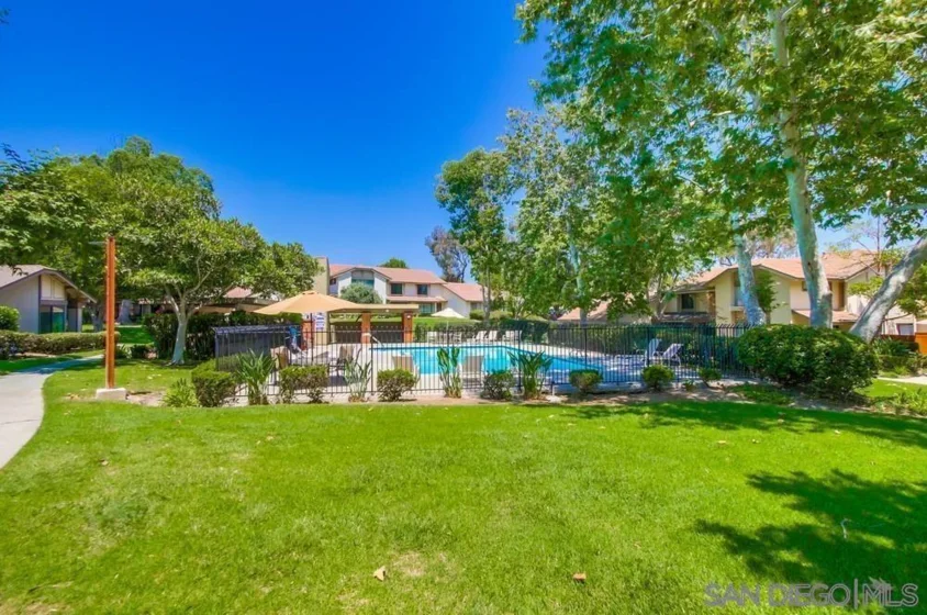 9810 Guisante Terrace photo 30