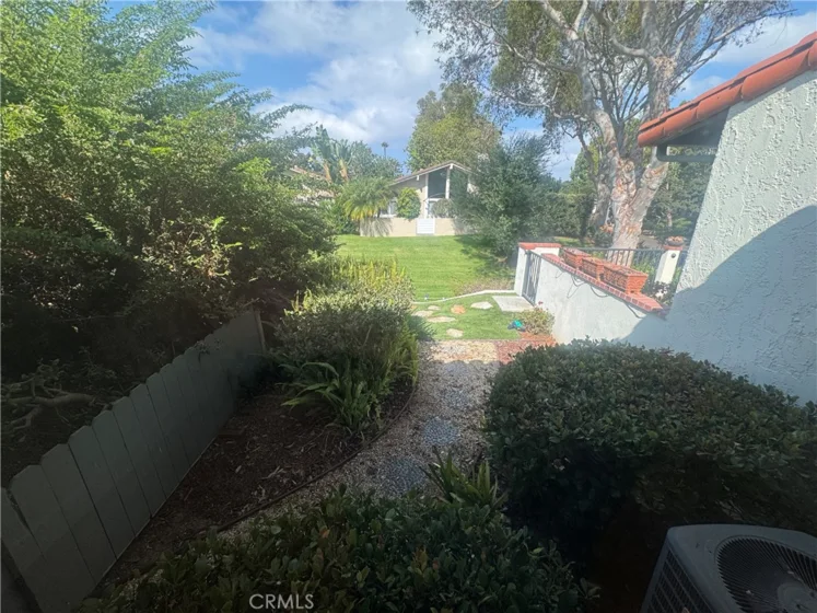 558 Vista Flora photo 19