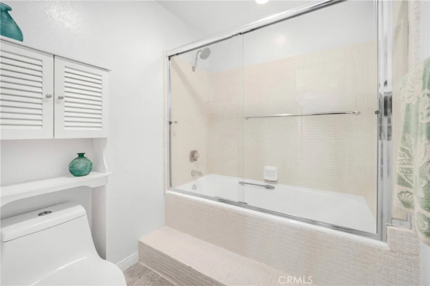 1870 Veteran Avenue #101 photo 30