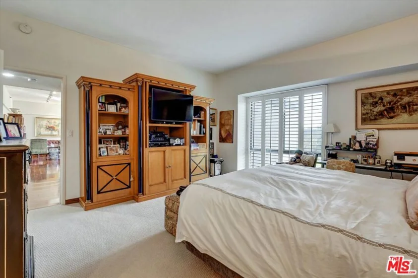 10445 Wilshire Boulevard #504 photo 21