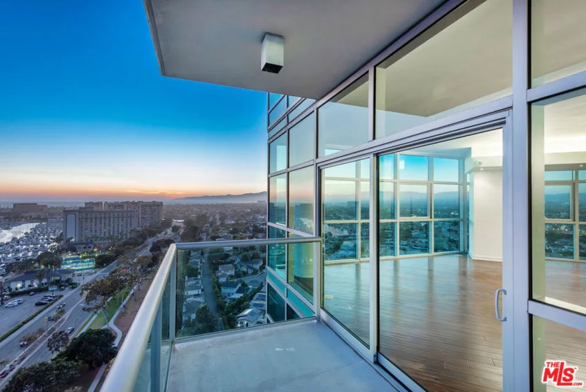 13700 Marina Pointe Drive #1903 photo 9