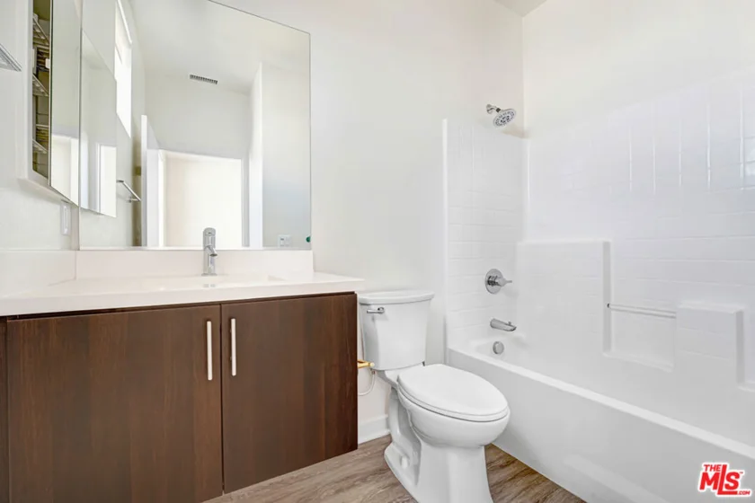 3945 Eagle Rock Boulevard #50 photo 8