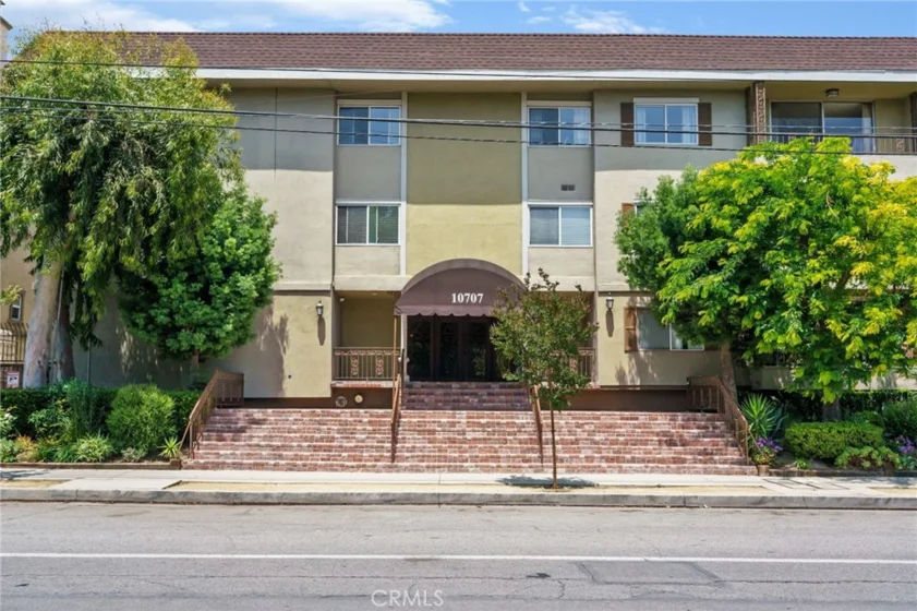 10707 Camarillo Street #314 photo 23