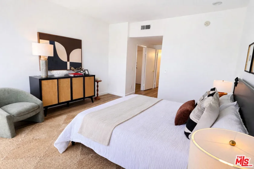 13920 Moorpark Street #308 photo 26