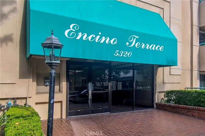 5320 Zelzah Avenue #201 photo 25