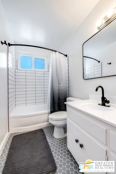 241 S Avenue 57 #123 photo 11