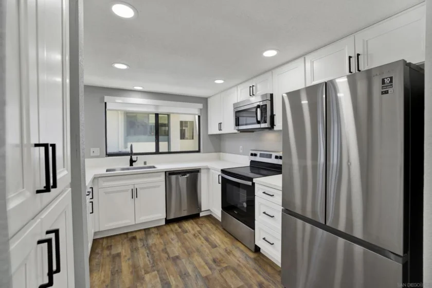 8878 Regents Road #201 photo 4
