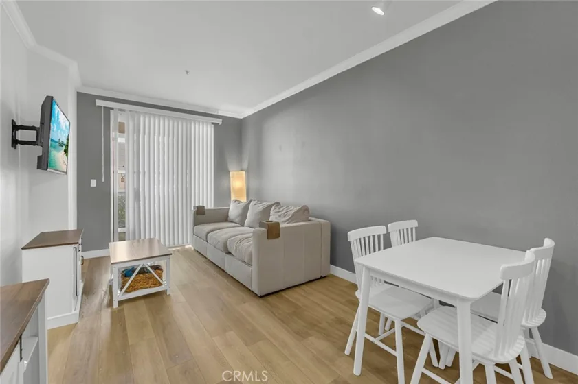 2120 Watermarke photo 2