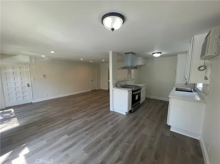 1818 Kelton Avenue #101 photo 4