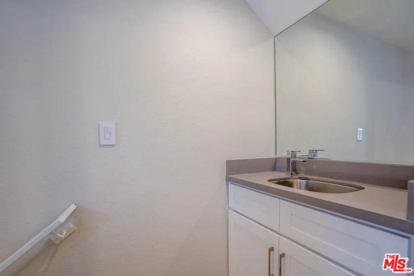 4368 W 8th Street #17 photo 18