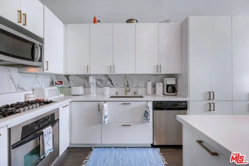 645 W 9th Street #740 photo 10